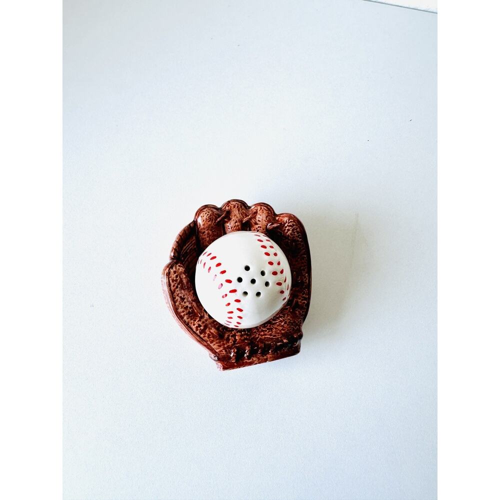 NWOB Russ Baseball and Glove #17307 Salt And Pepper Shakers, Baseball Shakers